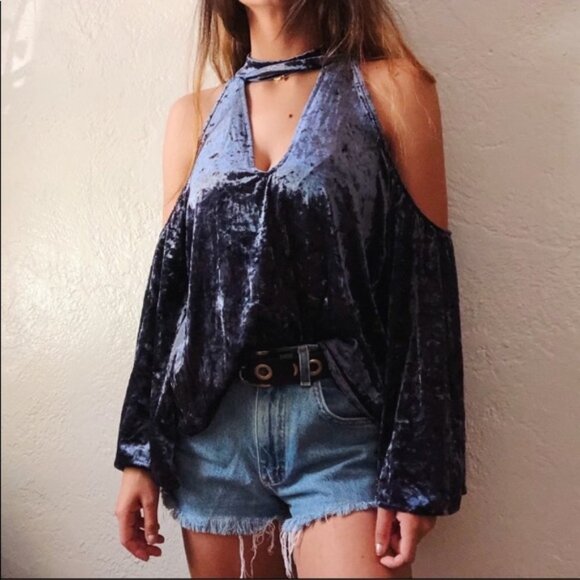 American Eagle Navy Blue Velvet Cold Shoulder Top - Picture 2 of 13